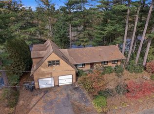 Pine Ln, Coventry, RI 02816