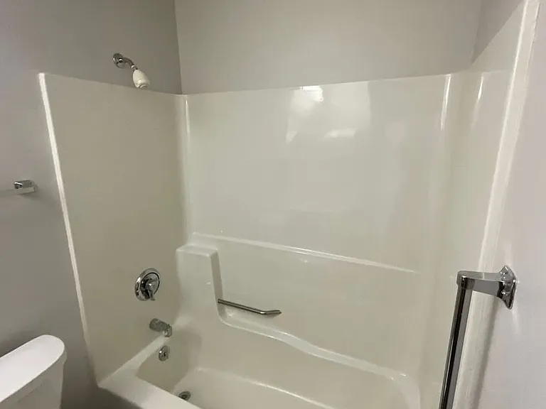 1038 Fond du Lac Ave — Photo 21