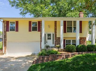 254 Village Mead Dr, Ballwin, MO