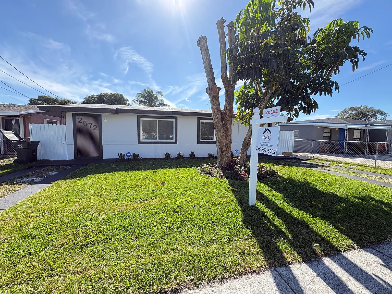 4 bed, 3280 sqft, $3,800 — Photo 2