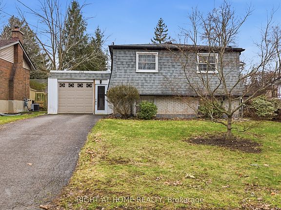 3rd image of 313 Bowen Rd