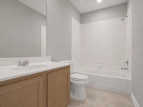 1429 Devonshire Dr — Photo 3