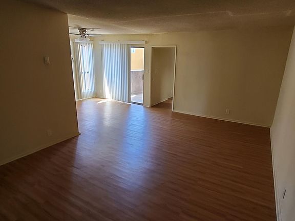 4th image of 4460 Overland Ave #51