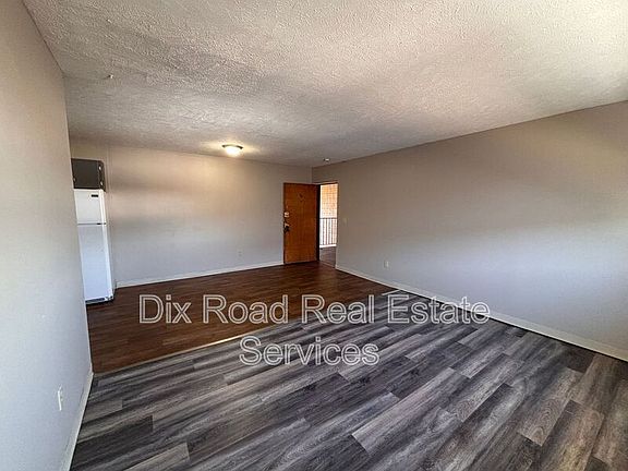 3rd image of 426 Bellbrook Ave APT 7