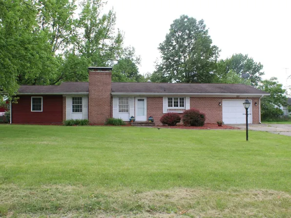 323 E Hoehn St, Carlinville, IL 62626