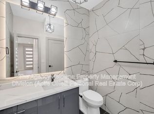 2163 Woodlawn St, Kelowna, BC V1Y2T1
