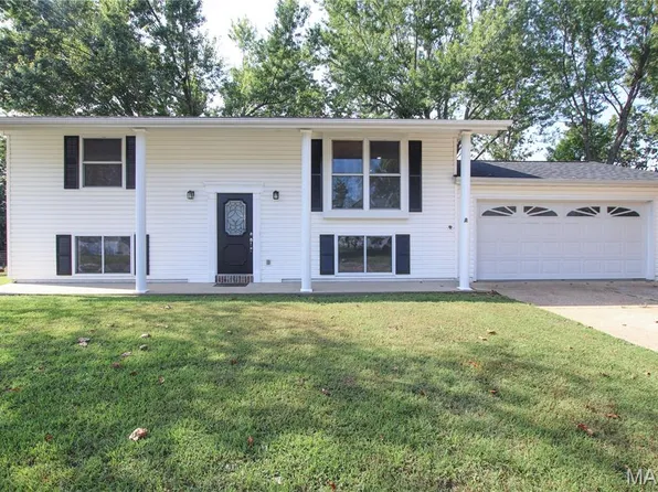 1026 Quail Run Dr, Sullivan, MO 63080
