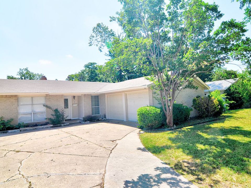 1st image of 1412 W Shore Dr