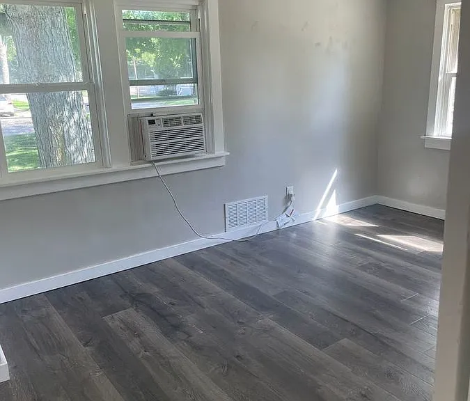 923 Court St #LOWER — Photo 8