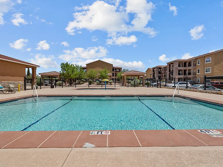 Las Torres Apartments — Photo 16