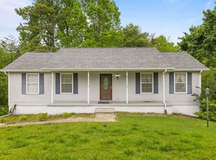 72 Crabtree Rd, Rossville, GA 30741