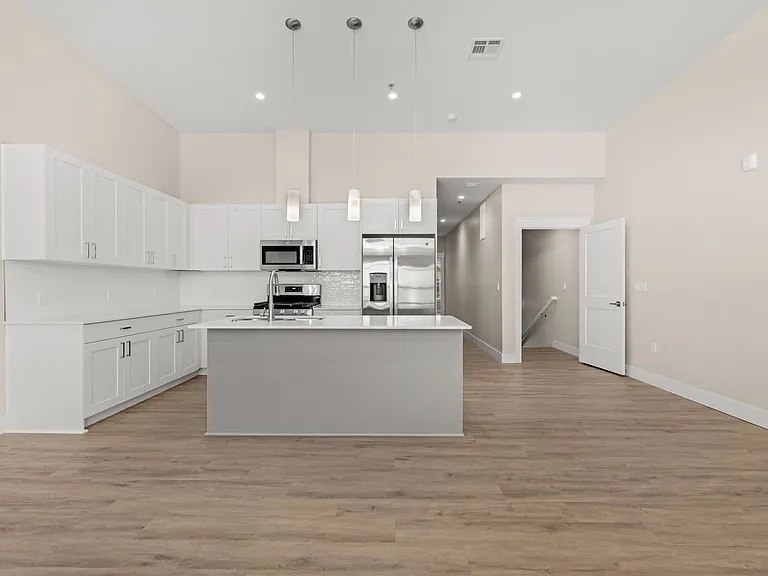 12545 W State St #105 & Unit 205 — Photo 10
