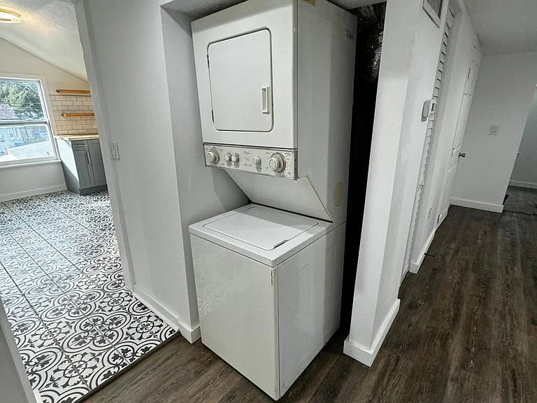 682 13th Ave NW #3 — Photo 9