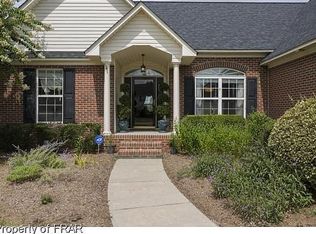 5870 Sunningdale Ln, Hope Mills, NC 28348