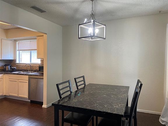 5th image of 2706 Oakmont Dr
