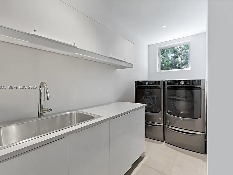 1379 N Venetian Way — Photo 48