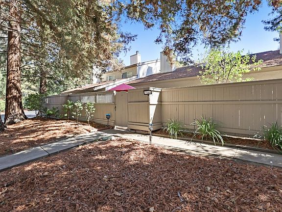 3rd image of 19404 Vineyard Ln