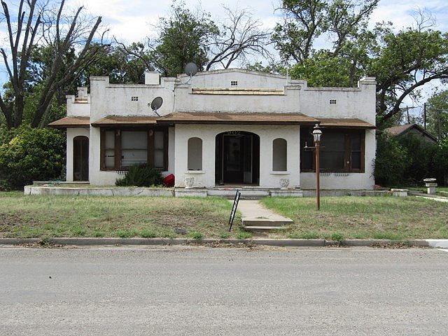 1st image of 902 S Concho Ave