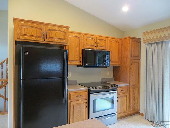 2nd image of 5104 S Birchwood Ave