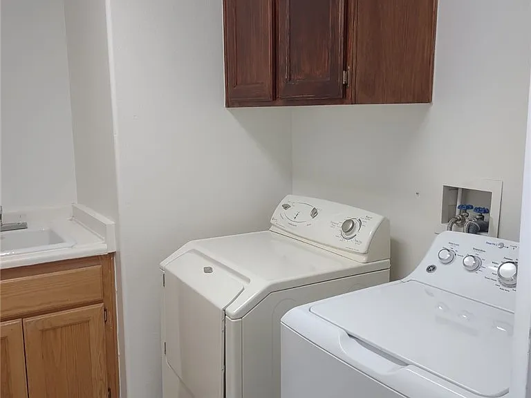 915 Dover Glen Dr #0 — Photo 17