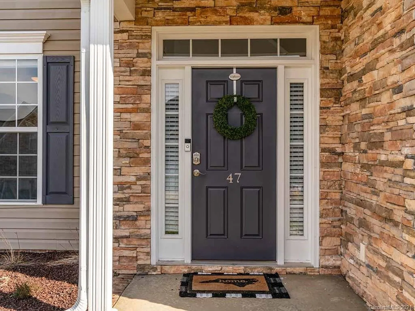 Spacious Home - High-End Finishes - Convenient Location! — Photo 2