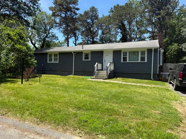109 Blueberry Lane, Marstons Mills, MA 02648