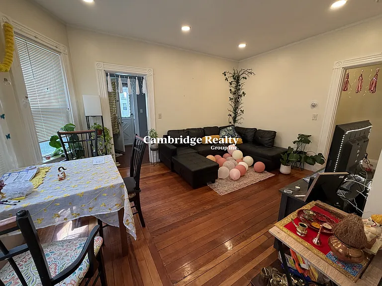 31 Mansfield St #1 — Photo 3
