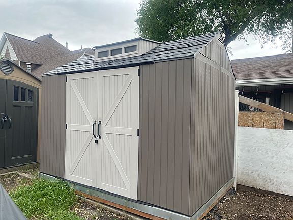 Storage Unit for this unit in back of Triplex