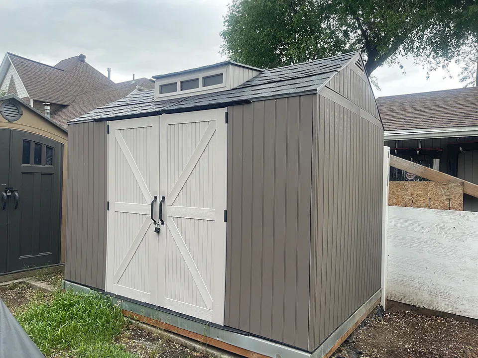 Storage Unit for this unit in back of Triplex