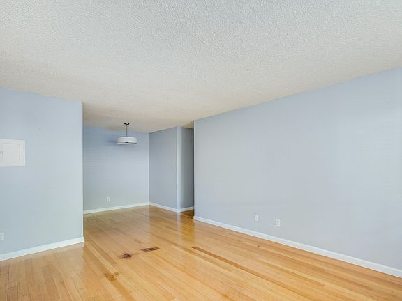 5th image of 413 Piccadilly Pl APT 9