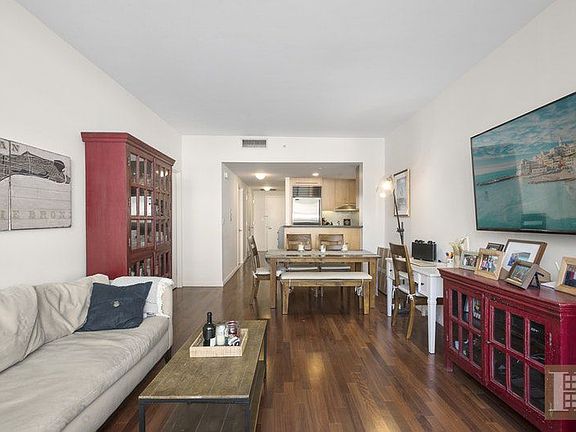 4th image of 255 Hudson St APT 2G