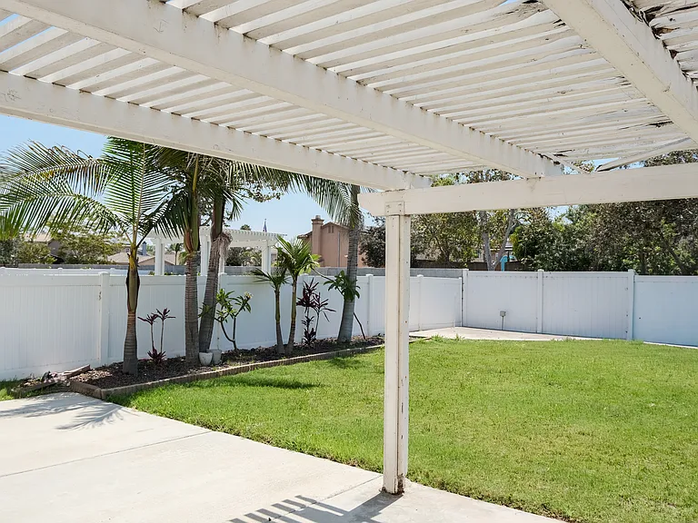 3537 Maguire Rd — Photo 28