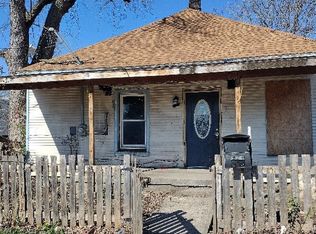 205 S 9th St, West Terre Haute, IN 47885