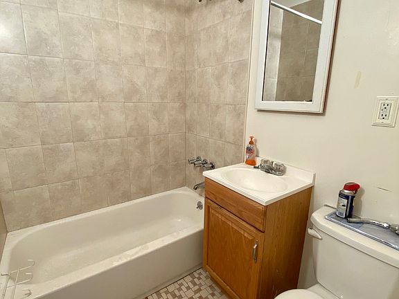 4th image of 463 Warburton Ave APT 2S