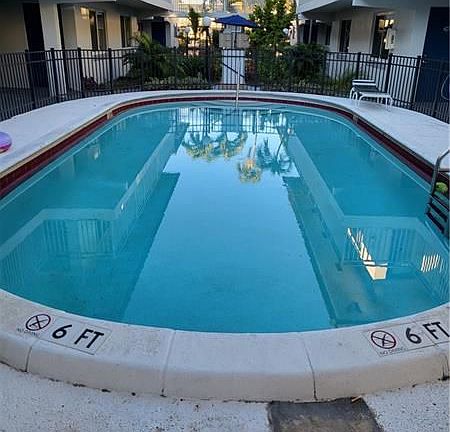 2nd image of 1001 SE 16th St APT 17