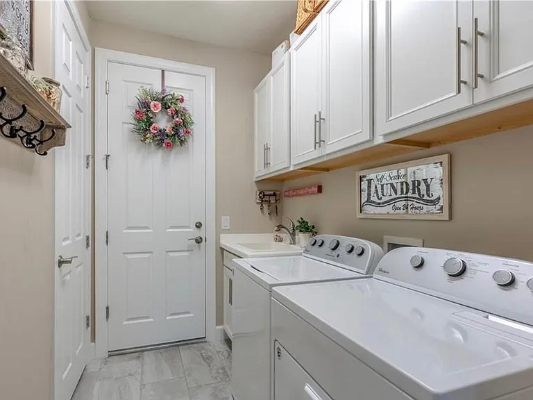 7662 Jacaranda Ln — Photo 16