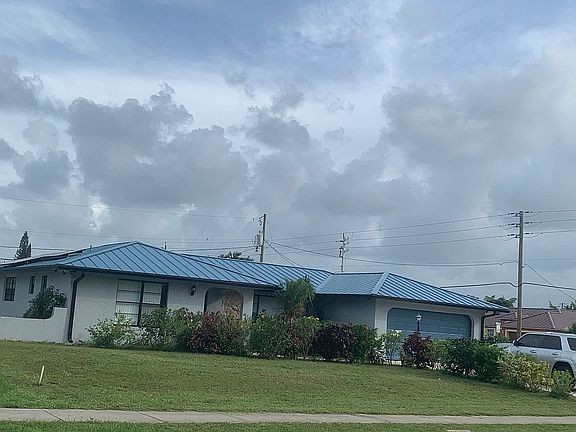 4th image of 302 SE Thornhill Dr
