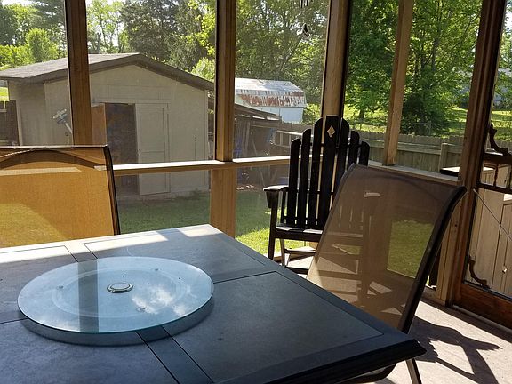 5th image of 8561 Baron Dr