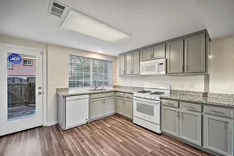 1st image of 705 Daniels Ave
