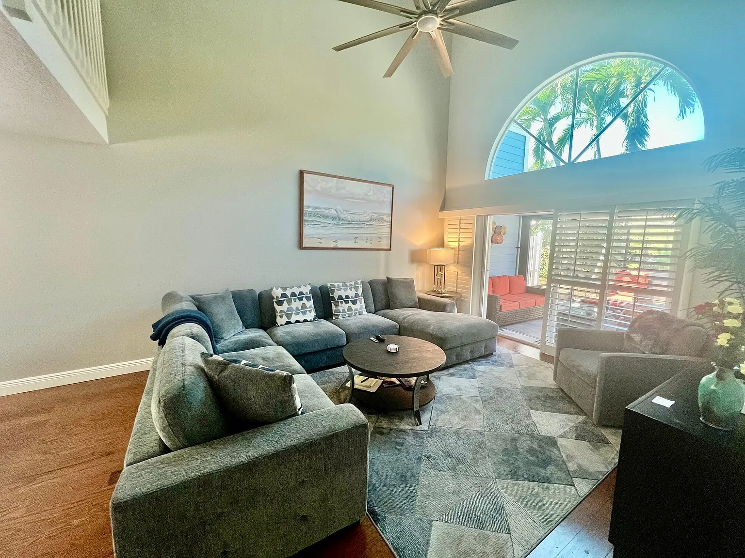 3 bed, 2.5 bath, 1990 sqft, $4,000 — Photo 2