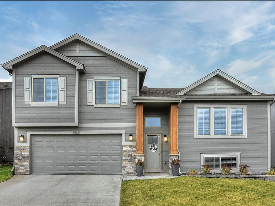 1st image of 4637 N 180th Avenue Cir