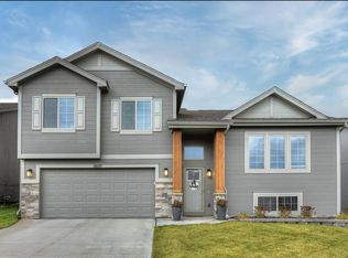 4637 N 180th Avenue Cir, Elkhorn, NE 68022