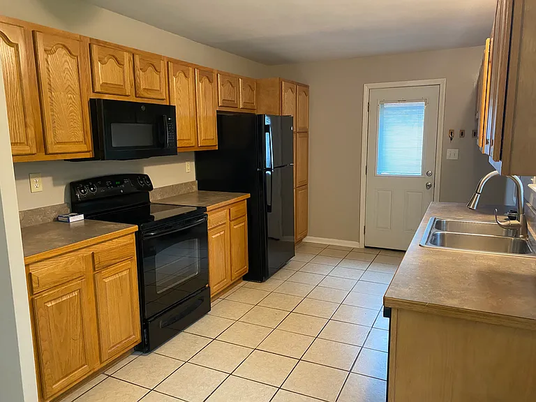 3914 Tally Ho Ct — Photo 2