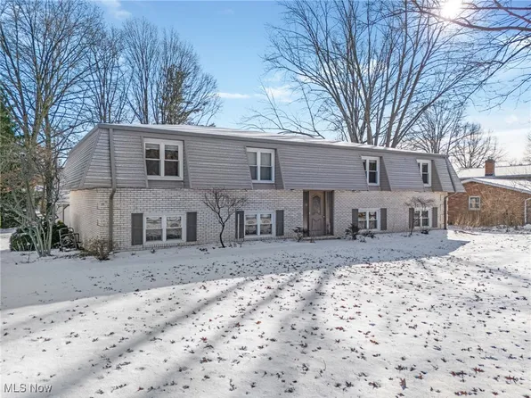 6684 Ravenwood Ave NW, Canton, OH 44718