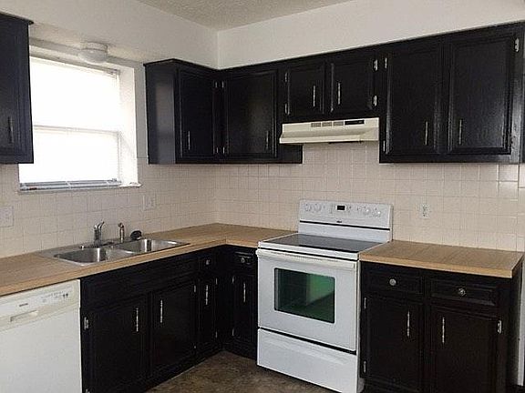 2nd image of 7567 Bella Dr
