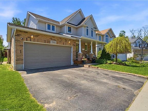 2nd image of 784 Butternut Ave
