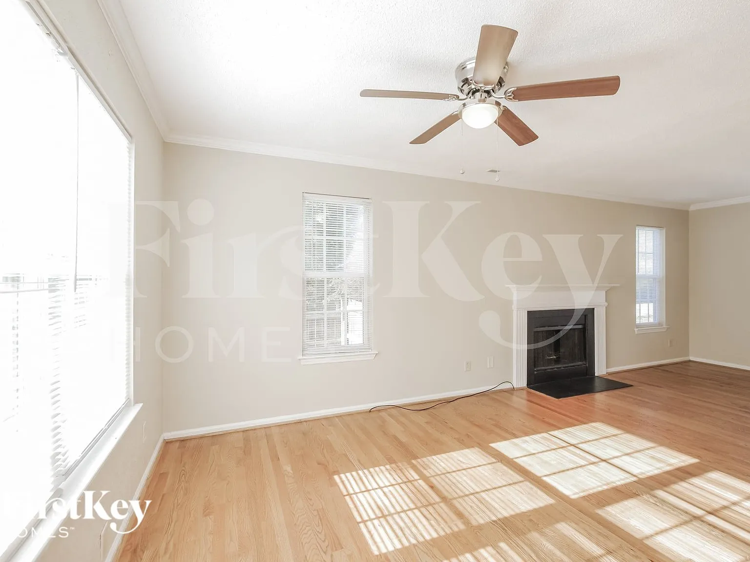 3 bed, 2.5 bath, 1720 sqft, $1,770 — Photo 4