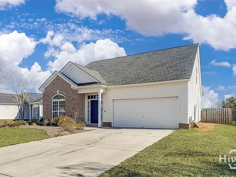 105 Archwood Dr — Photo 2