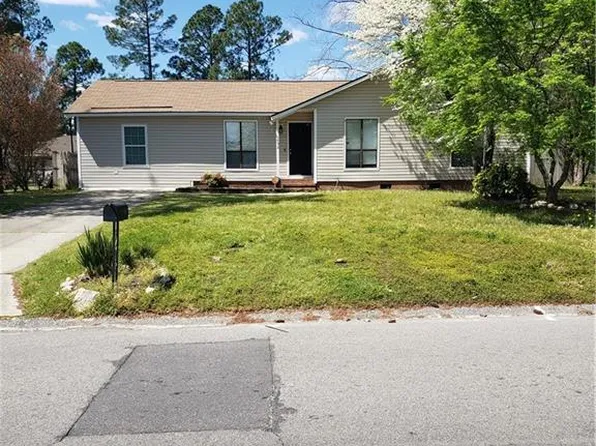 3690 Applegate Rd, Hope Mills, NC 28348