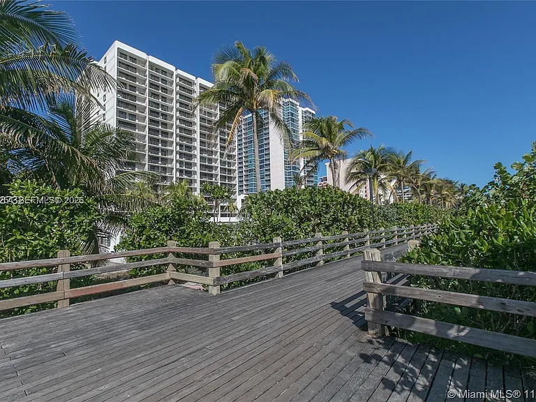 2625 Collins Ave #1508 — Photo 26